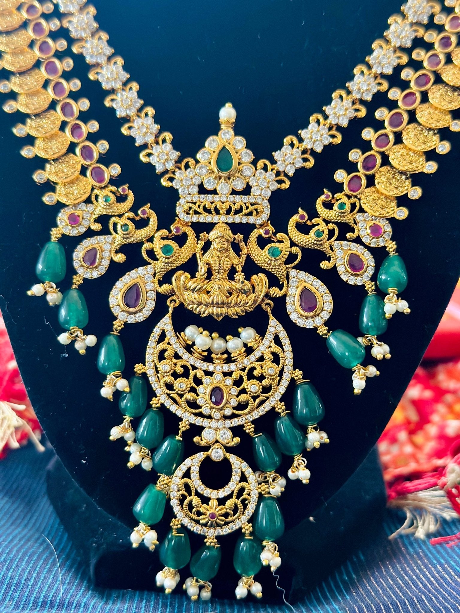 Emerald and Gold Necklace set - Million Raagas