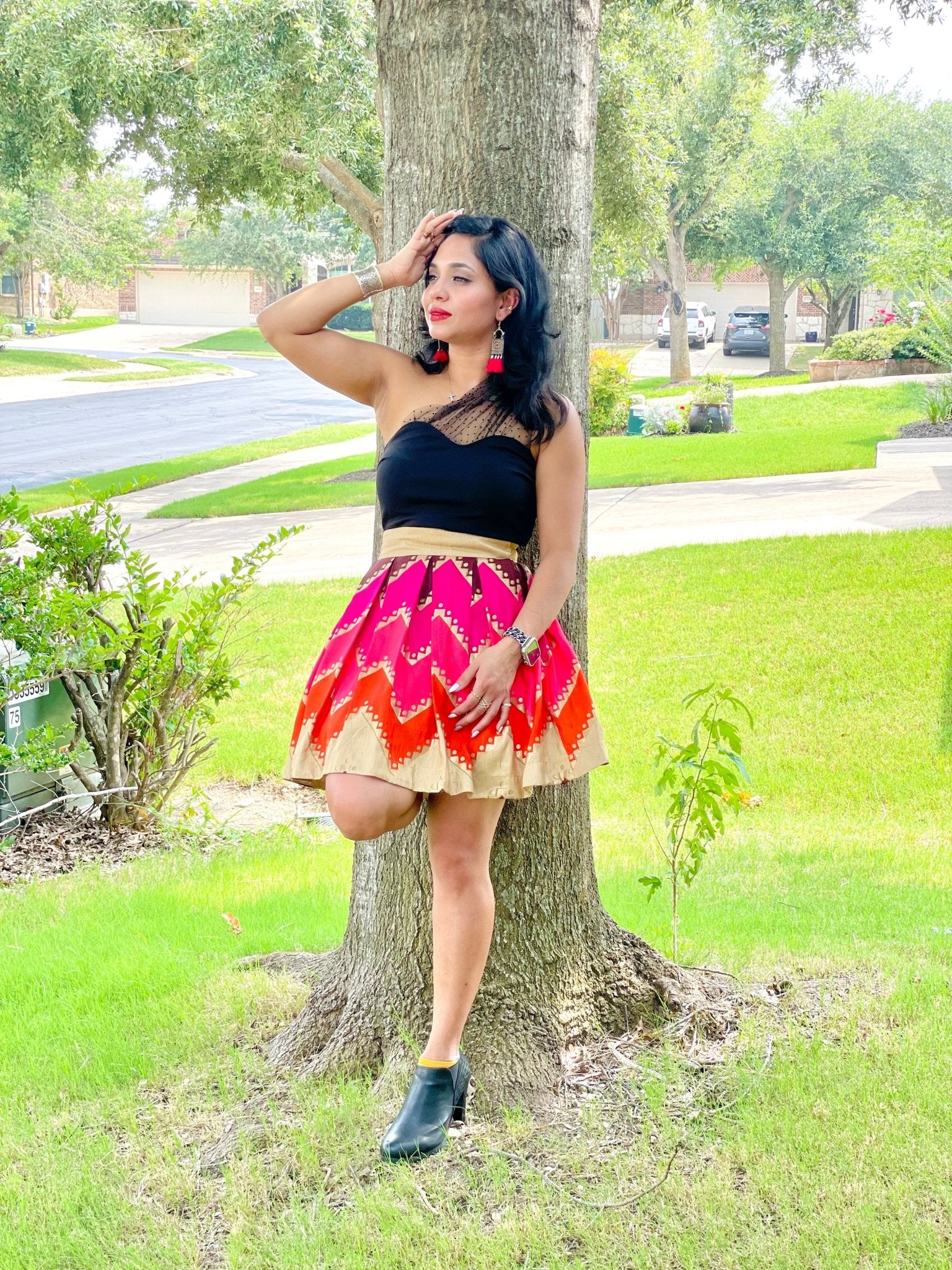 Color explosion geometric print short skirt - Million Raagas